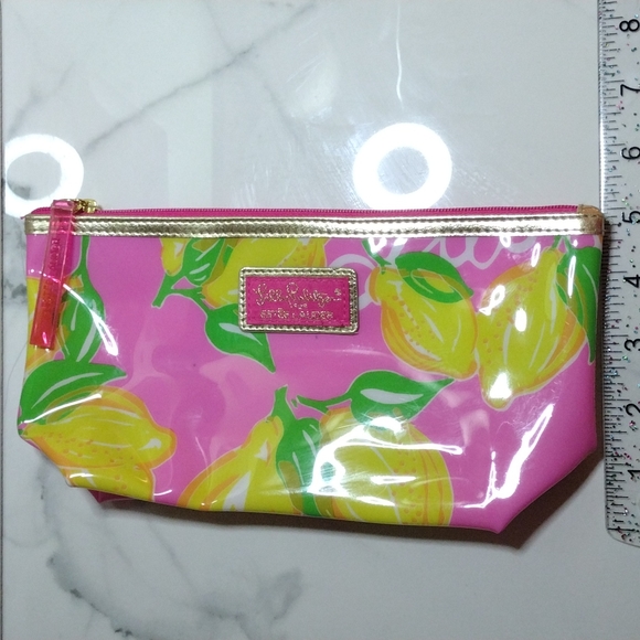 Lilly Pulitzer + Estee Lauder Collab Pucker Up Vinyl Cosmetic Pouch EUC - Picture 3 of 8